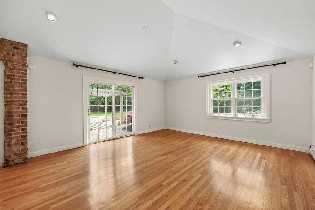 123 Englewood Road Photo 13