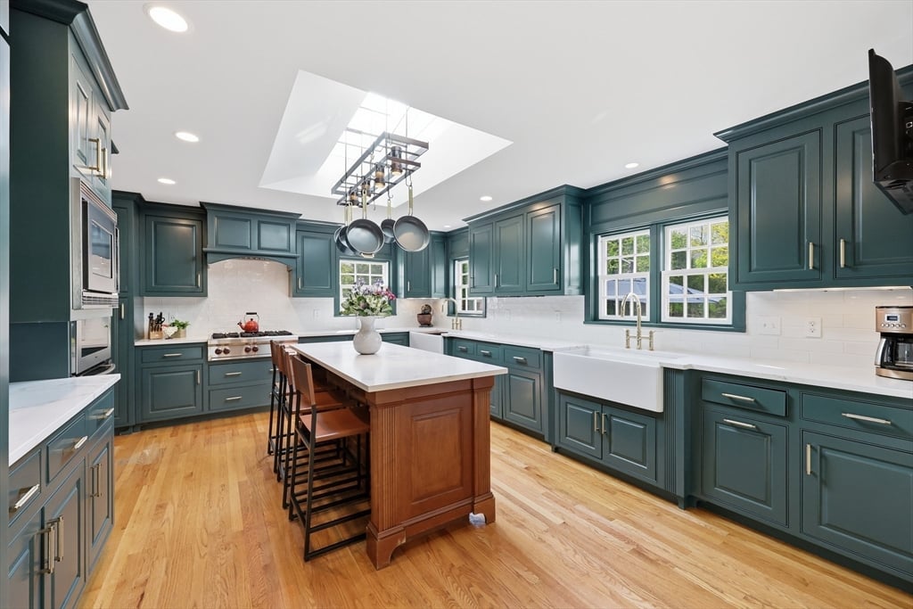 123 Englewood Road Photo 2