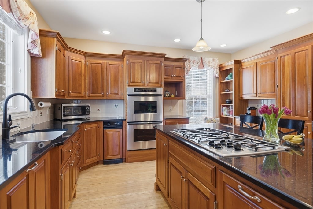 27 Summerfield Rd Photo 12