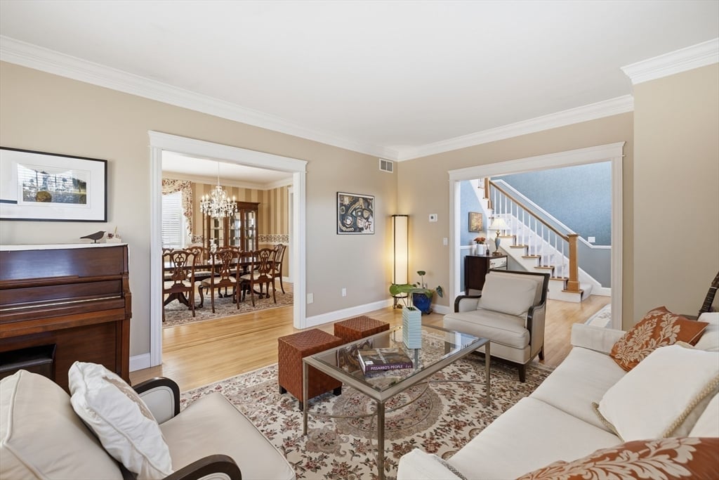 27 Summerfield Rd Photo 6