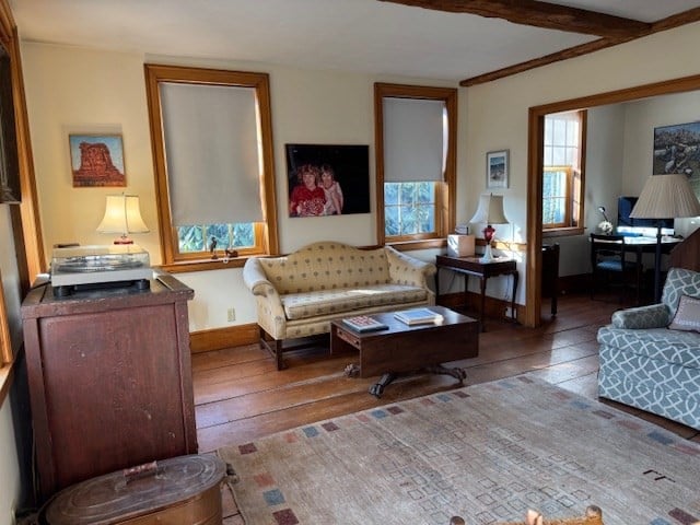 46 Maple St Photo 11