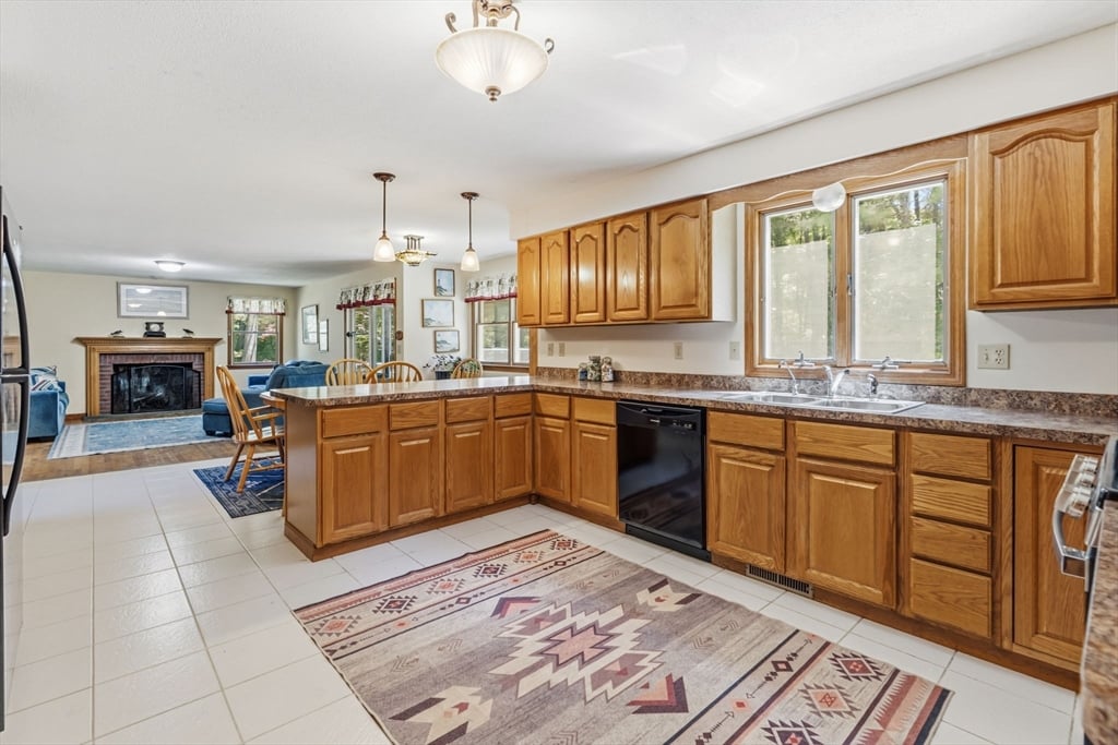 5 Geryk Ct Photo 3
