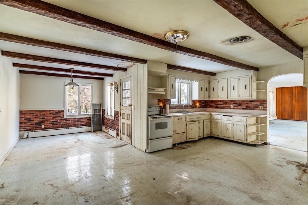 7 Christian Ln Photo 12