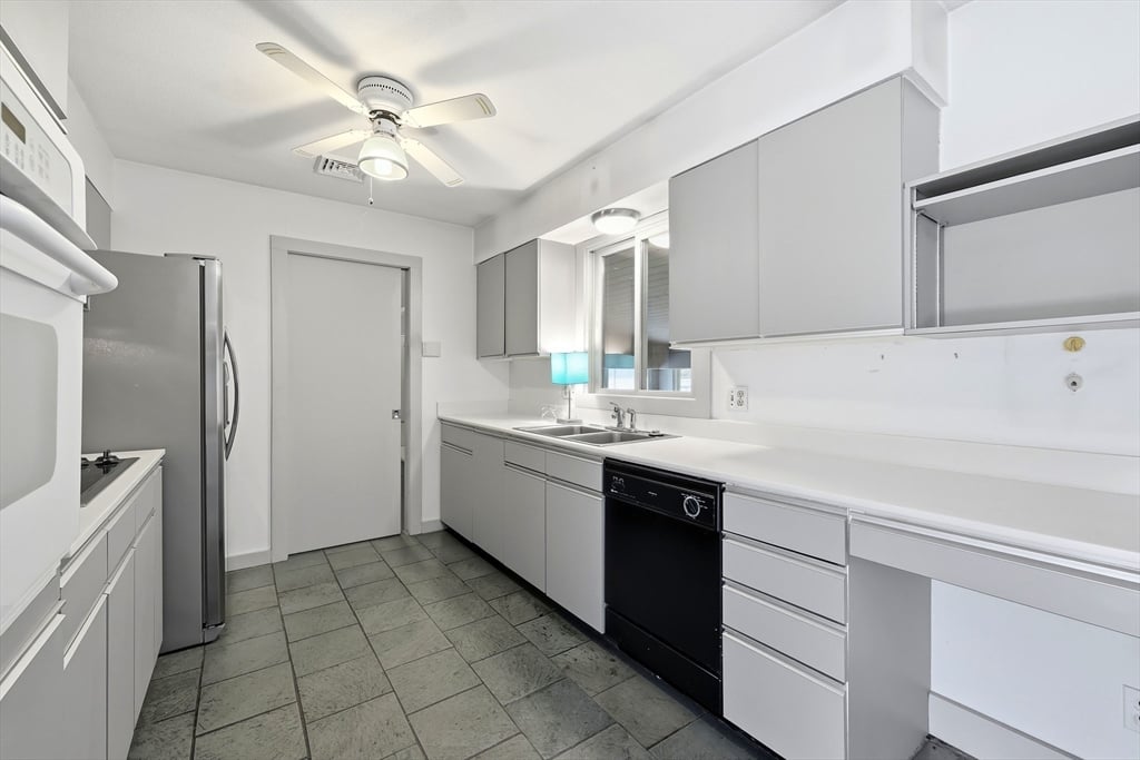 26 Gore Avenue Photo 8