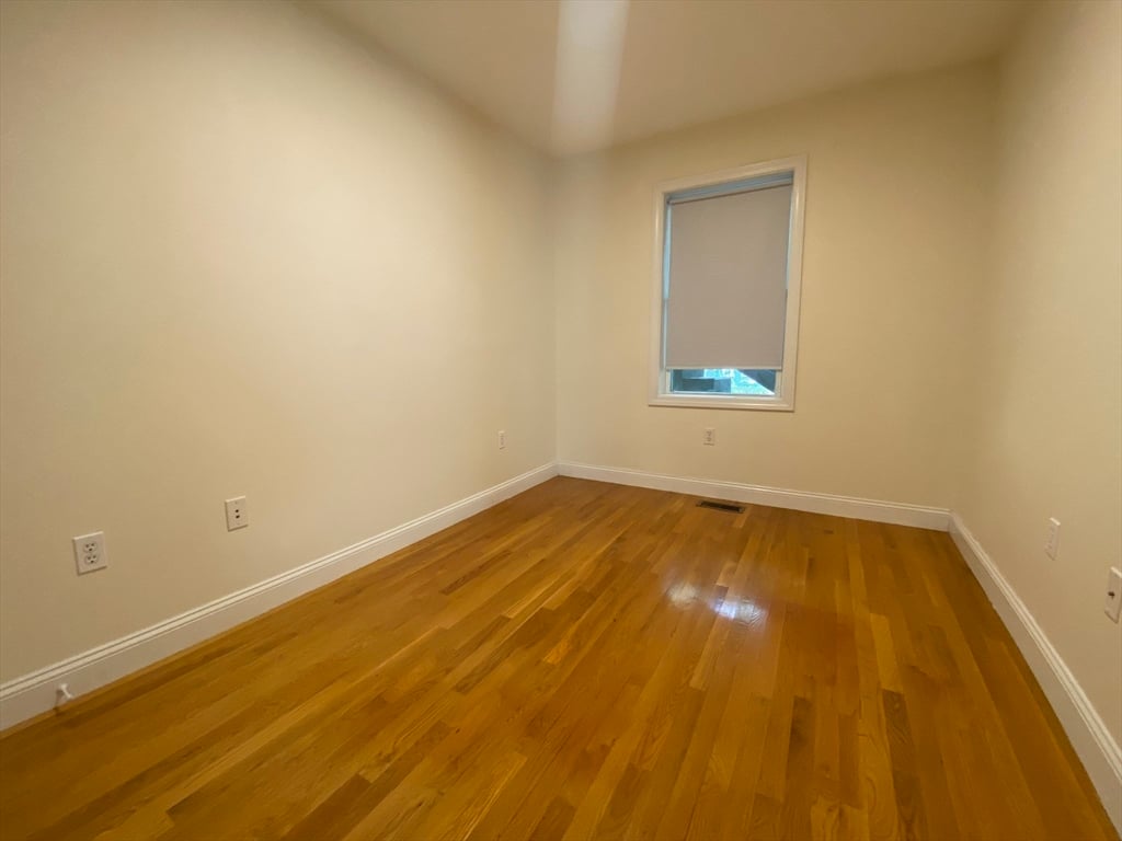 20 Clarendon St #20 Photo 7