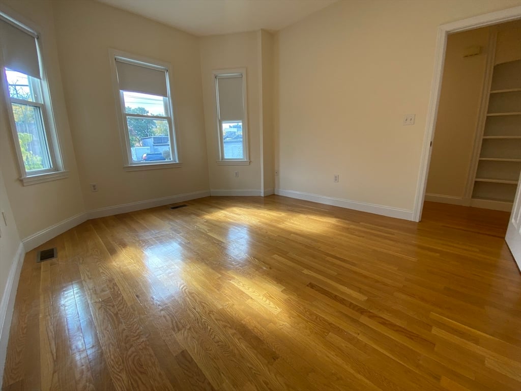 20 Clarendon St #20 Photo 5