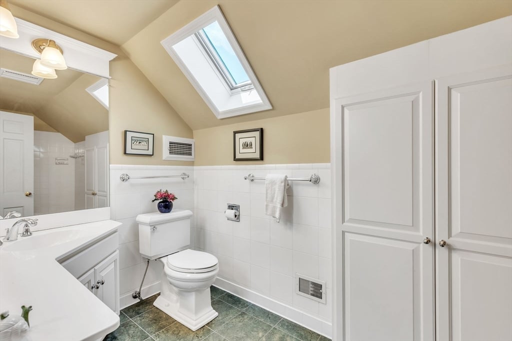 147 Shaker Road Photo 35