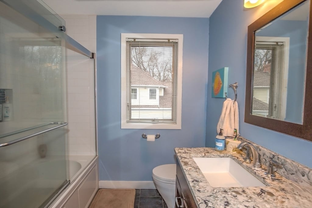 70 Tennyson Dr Photo 31