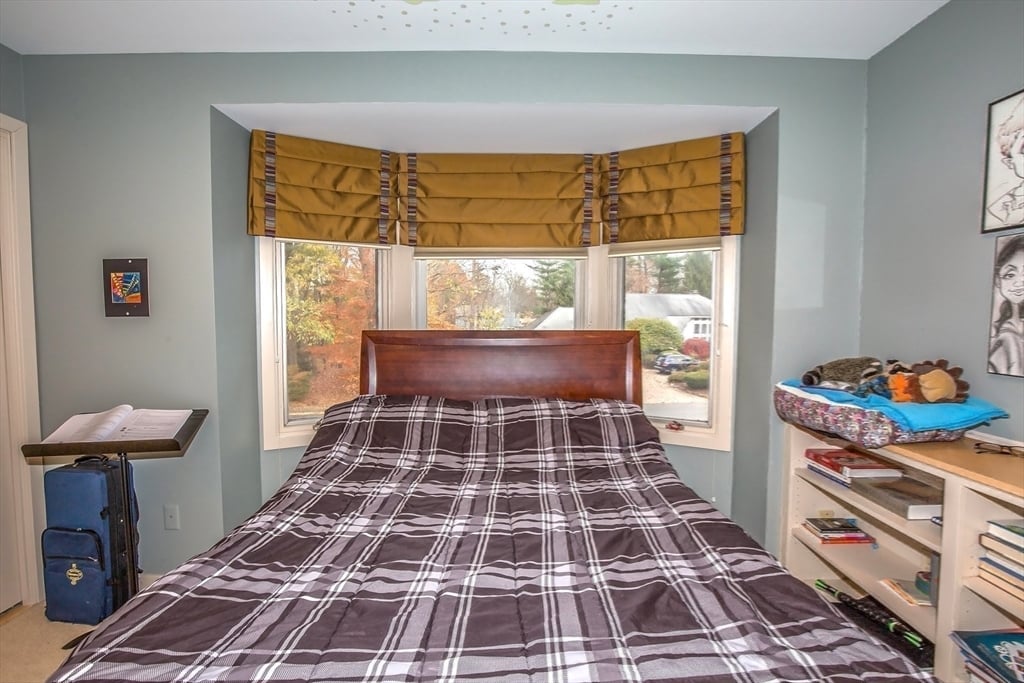 70 Tennyson Dr Photo 29