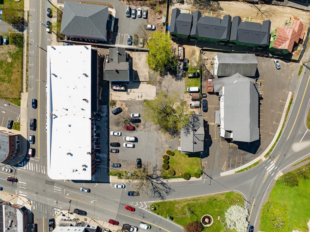 76 Maple St Photo 20