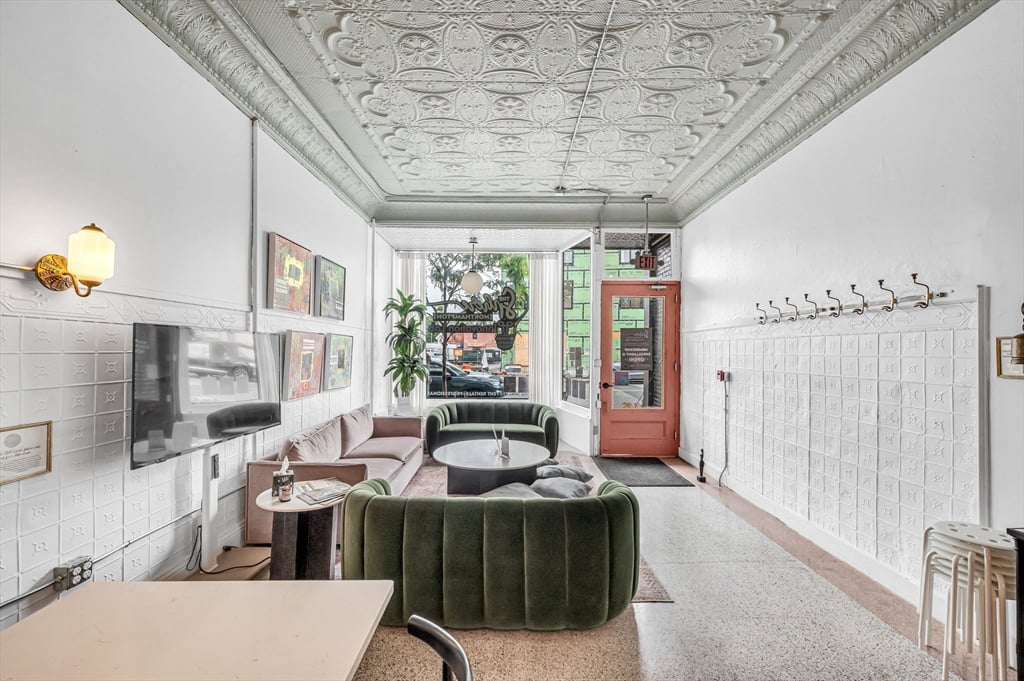 76 Maple St Photo 14