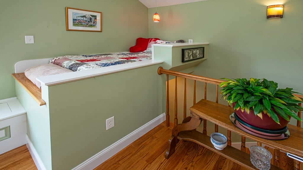 136 Main Street Photo 9