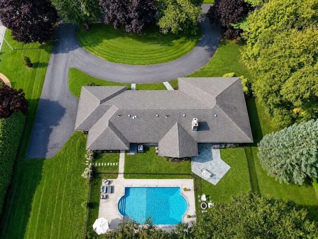146 Wheel Meadow Drive Photo 3