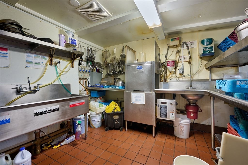 100 Mountain Rd Photo 18