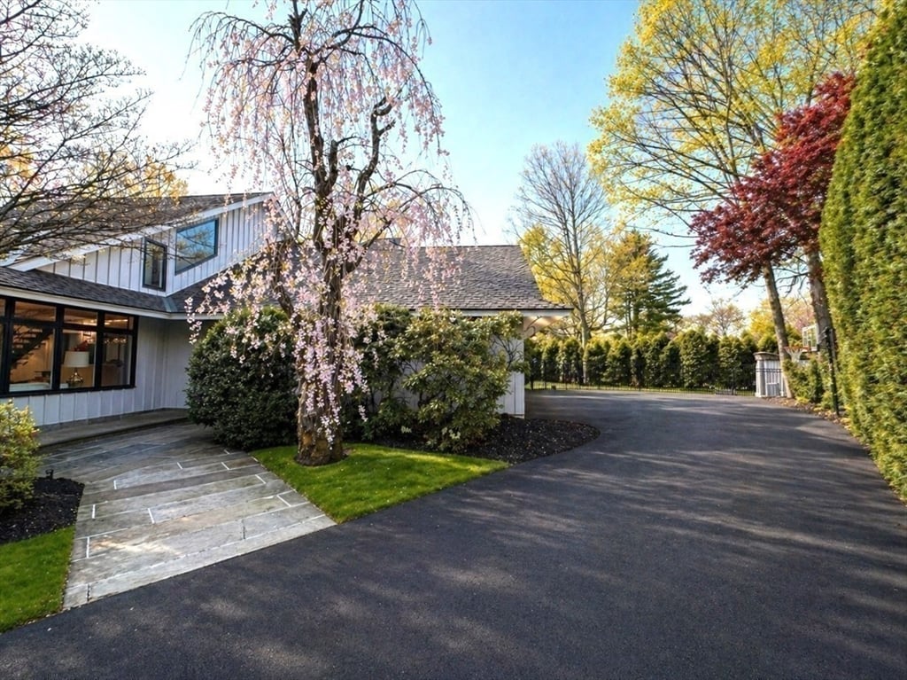 34 Tennyson Photo 35