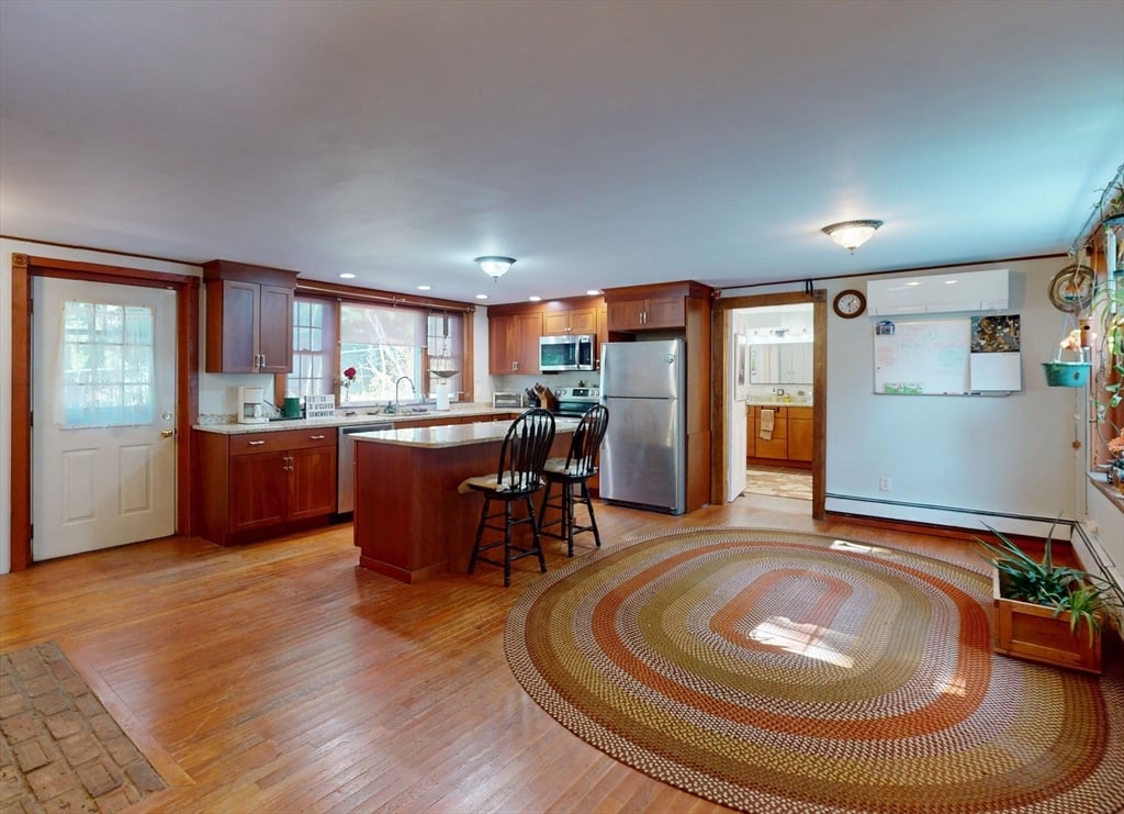 181 Main Street Photo 3