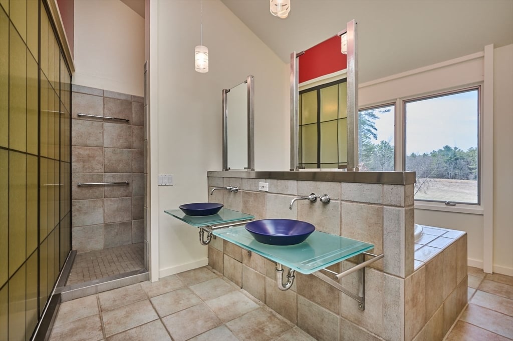 27 January Hills Rd Photo 19