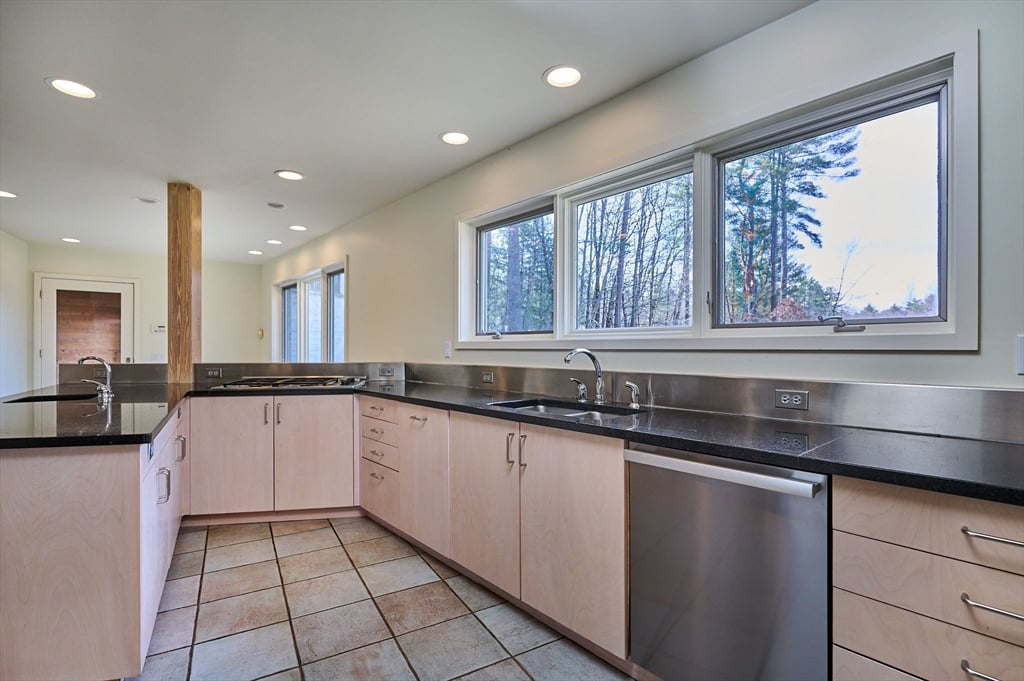 27 January Hills Rd Photo 10