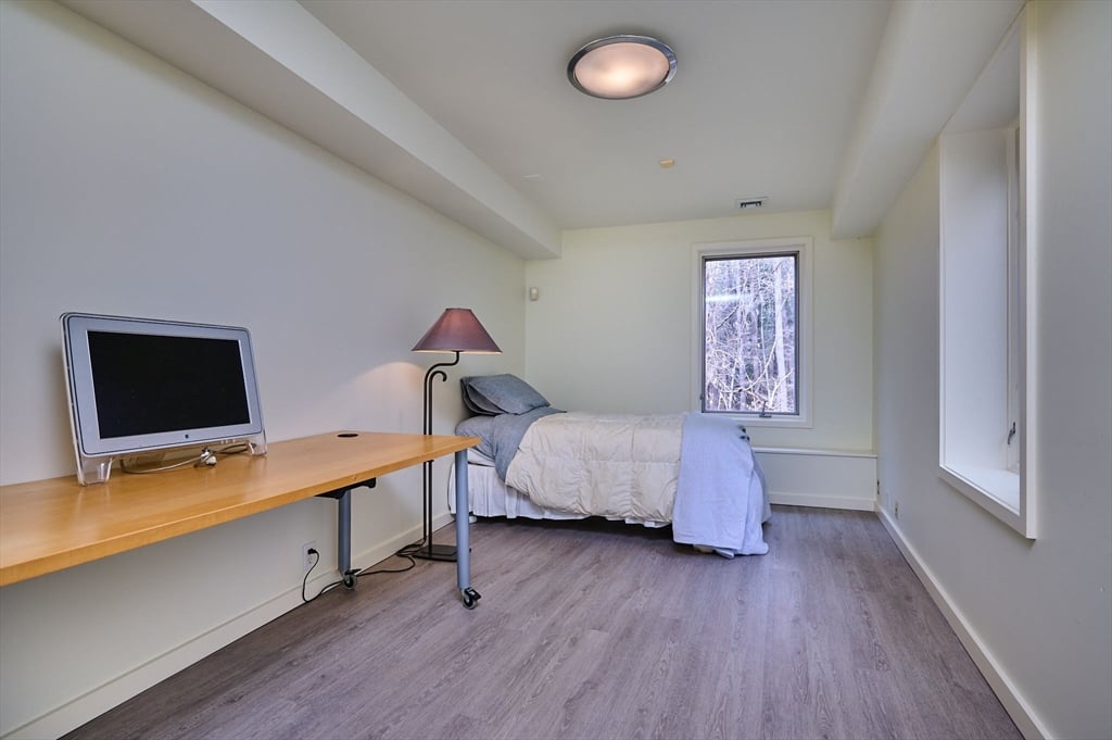 27 January Hills Rd Photo 32