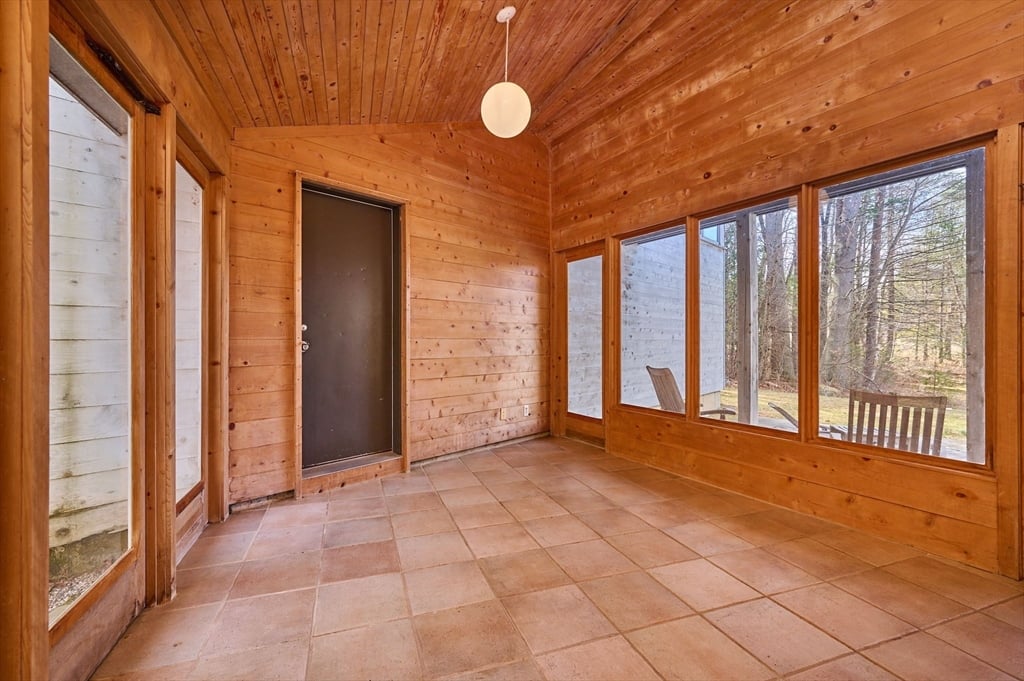 27 January Hills Rd Photo 33