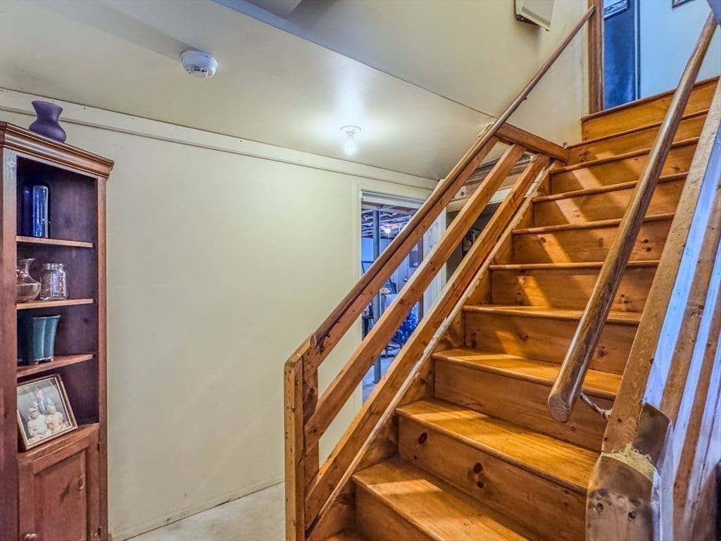 59 N. Hilliside Road Photo 29