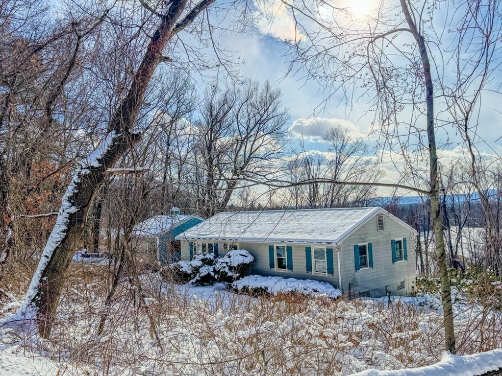 59 N. Hilliside Road Photo 2