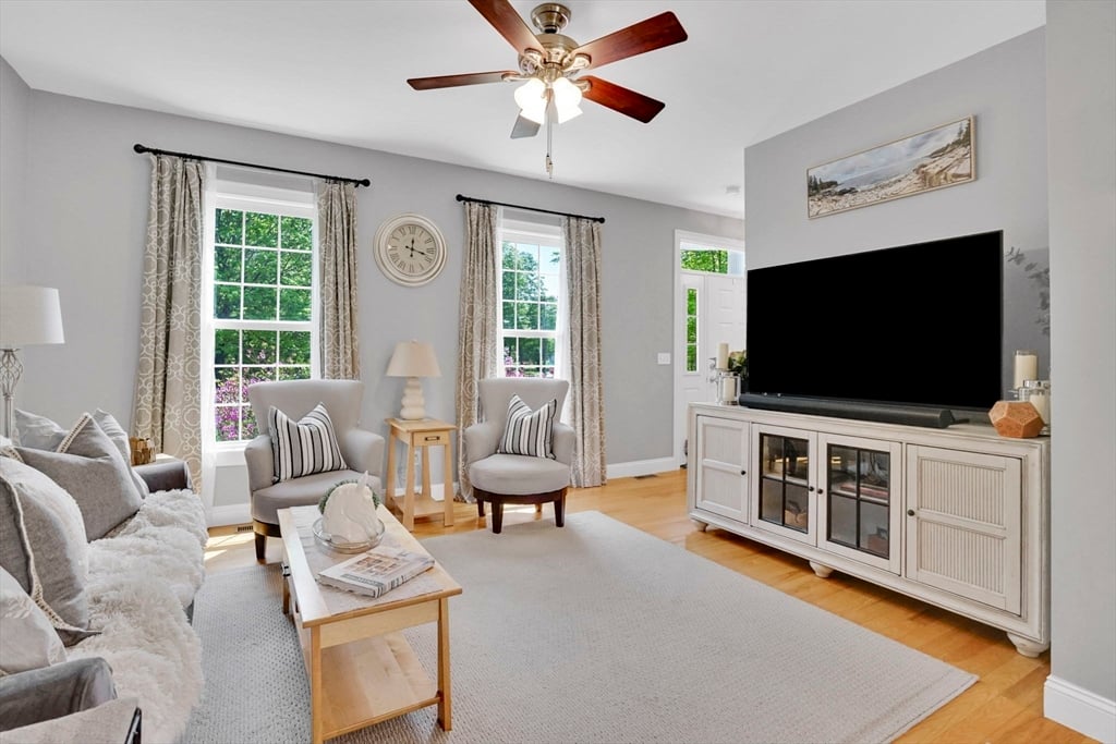 45 Pomeroy Meadow Rd Photo 4