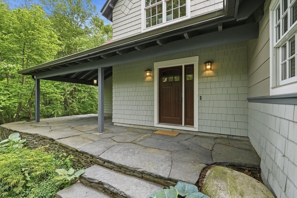 18 Eveningstar Dr Photo 3