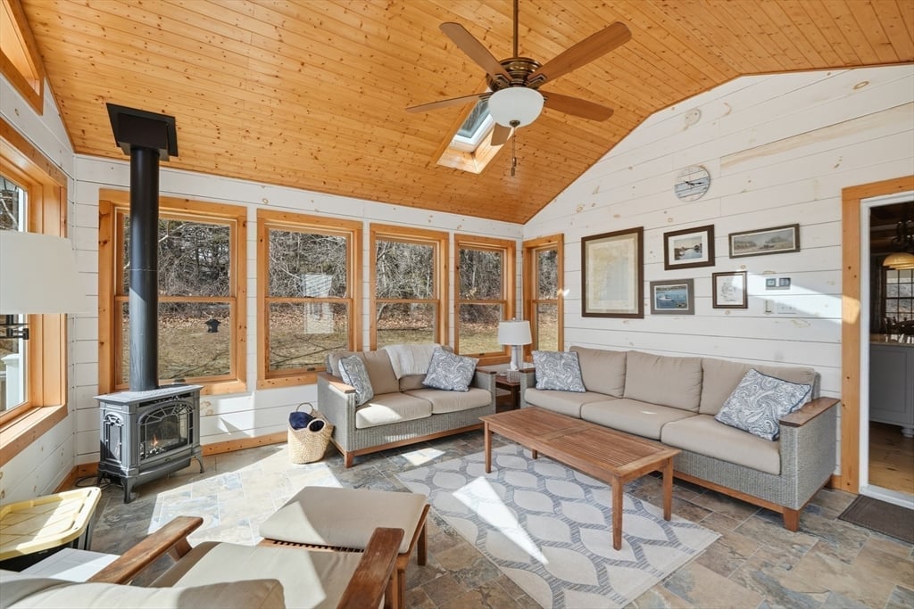 76 High Street Photo 21