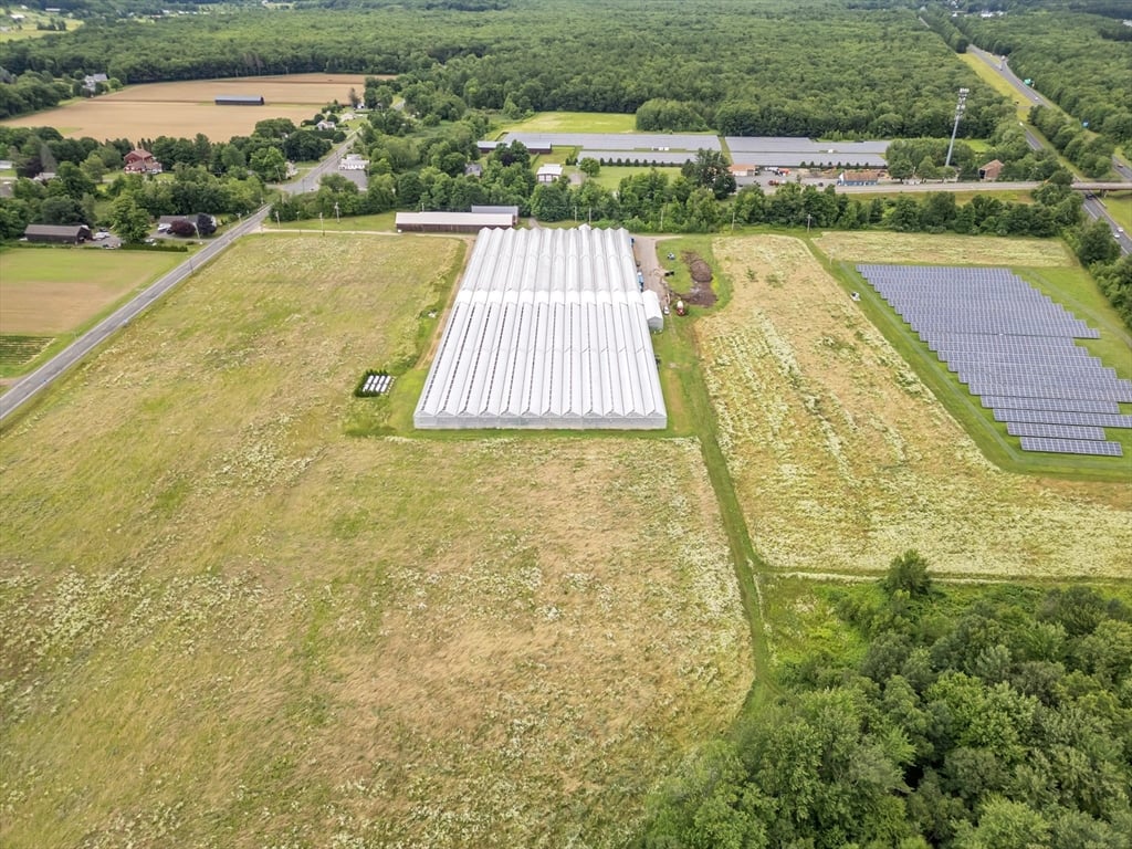 62 Christian Ln Photo 4