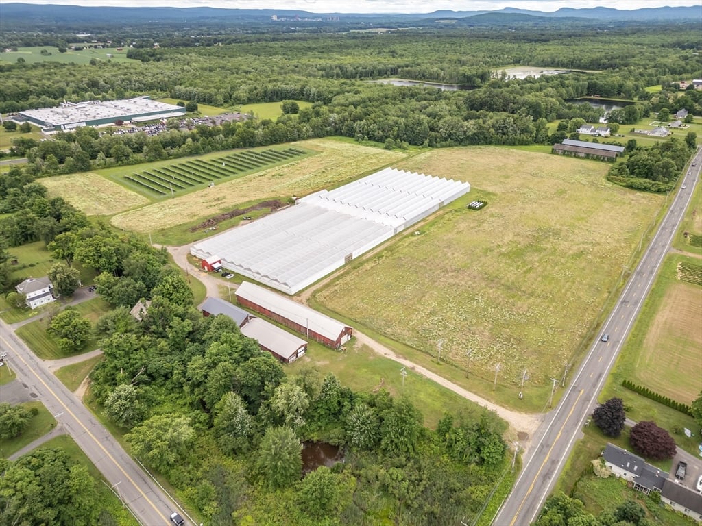 62 Christian Ln Photo 2