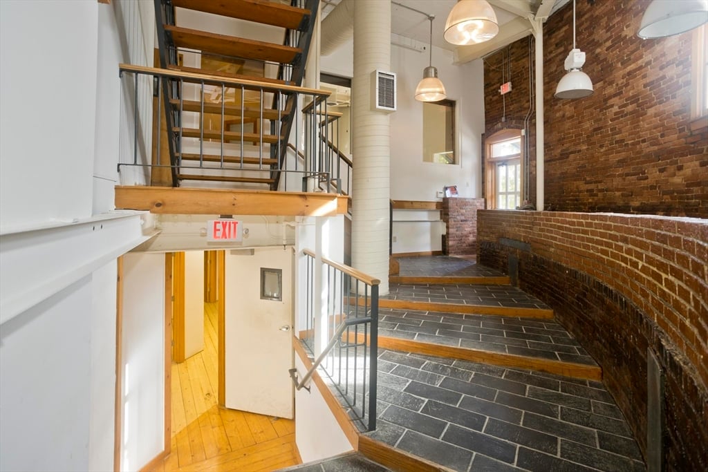 244 Main St Photo 21