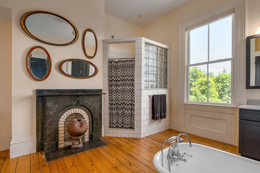 38 Gray St. Photo 18