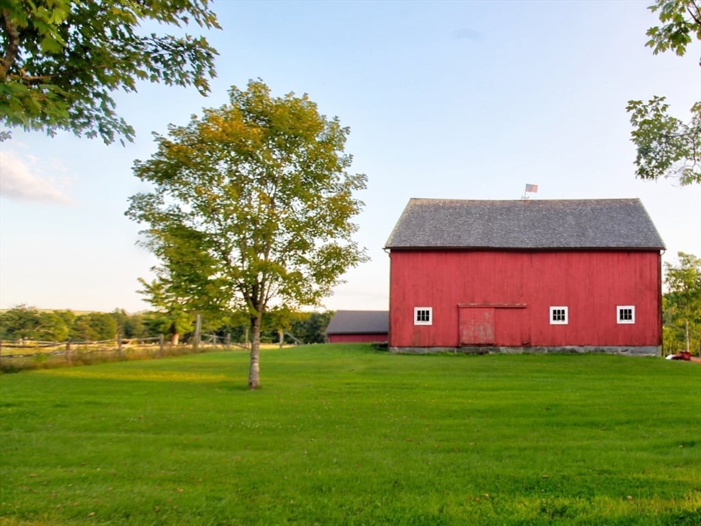 764 East Hill Road Photo 10