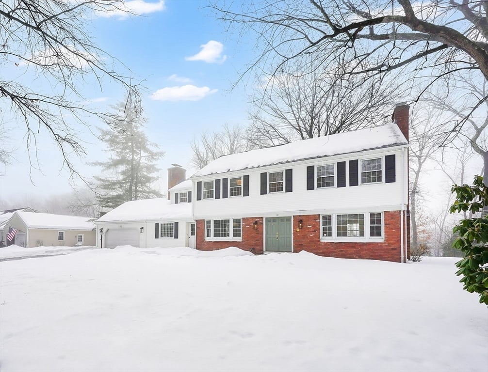 59 Lawrence Dr Photo 36