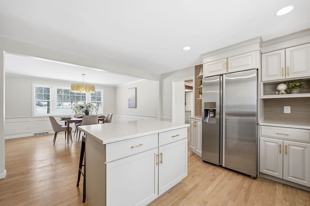 59 Lawrence Dr Photo 8