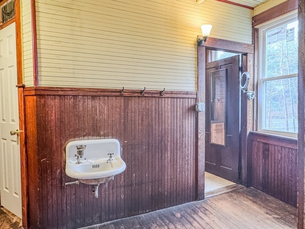 230 Millers Falls Road Photo 14