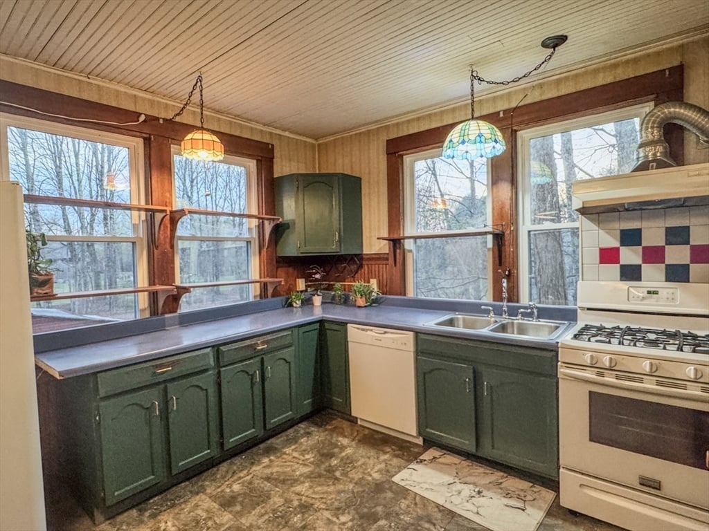 230 Millers Falls Road Photo 7