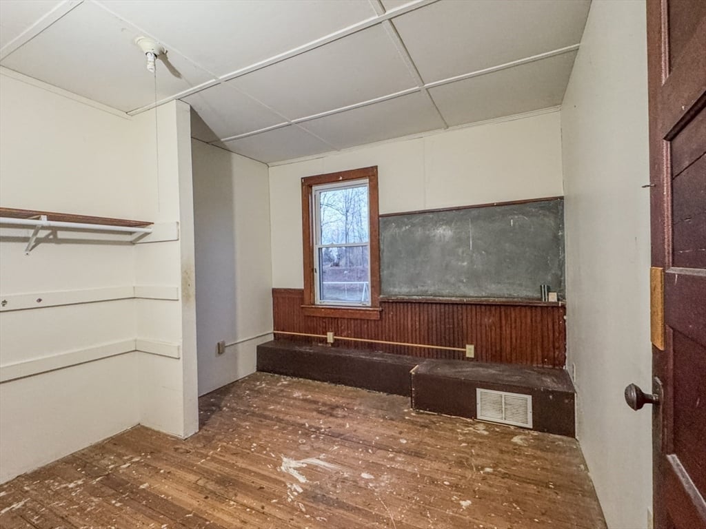 230 Millers Falls Road Photo 22