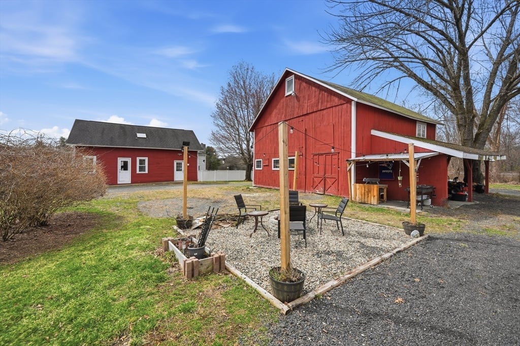 79 State Rd Photo 31