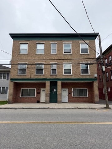 64-66 Pleasant St Photo 1