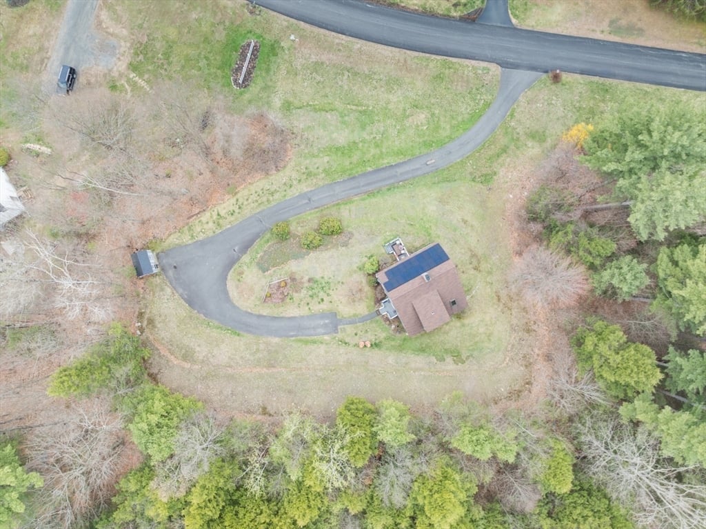 10 Hidden Pond Lane Photo 36