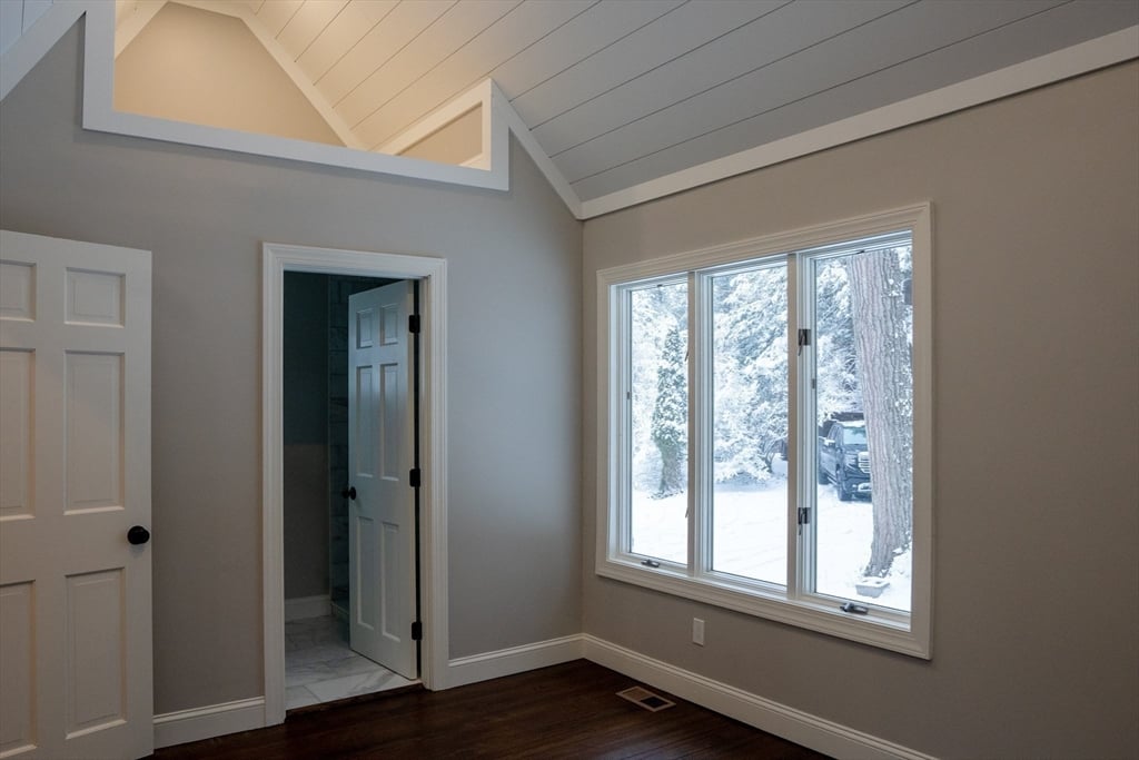 497 Springfield  #1 Photo 9