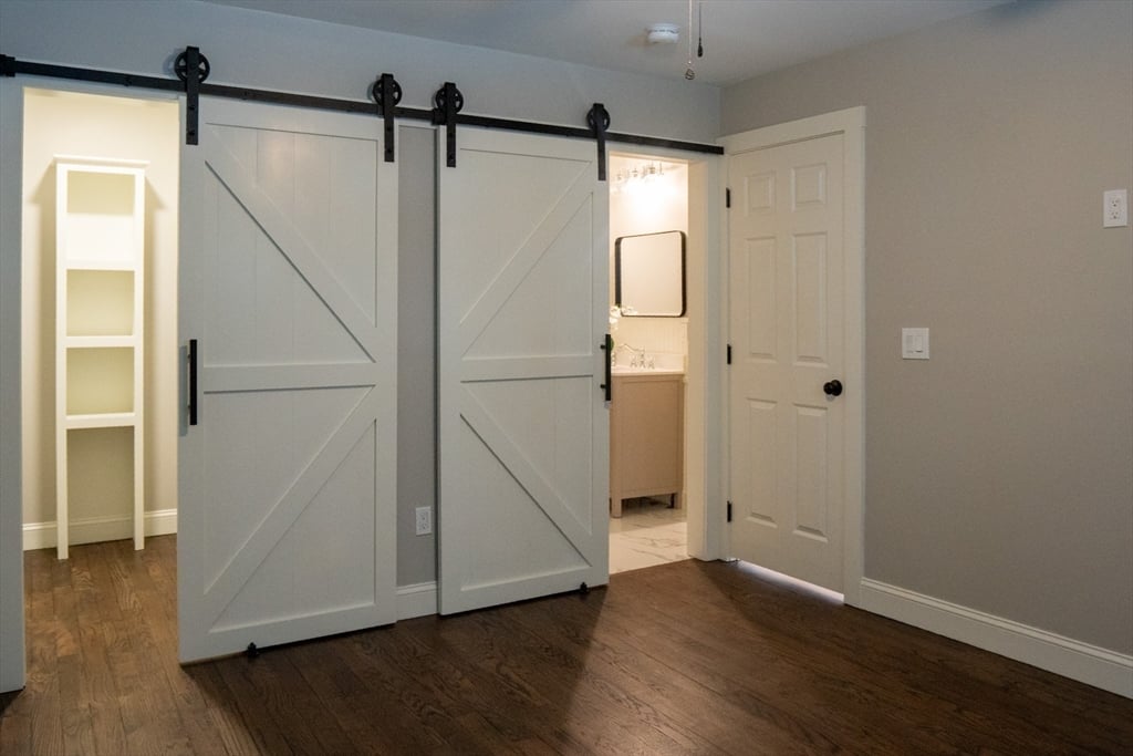 497 Springfield  #1 Photo 10