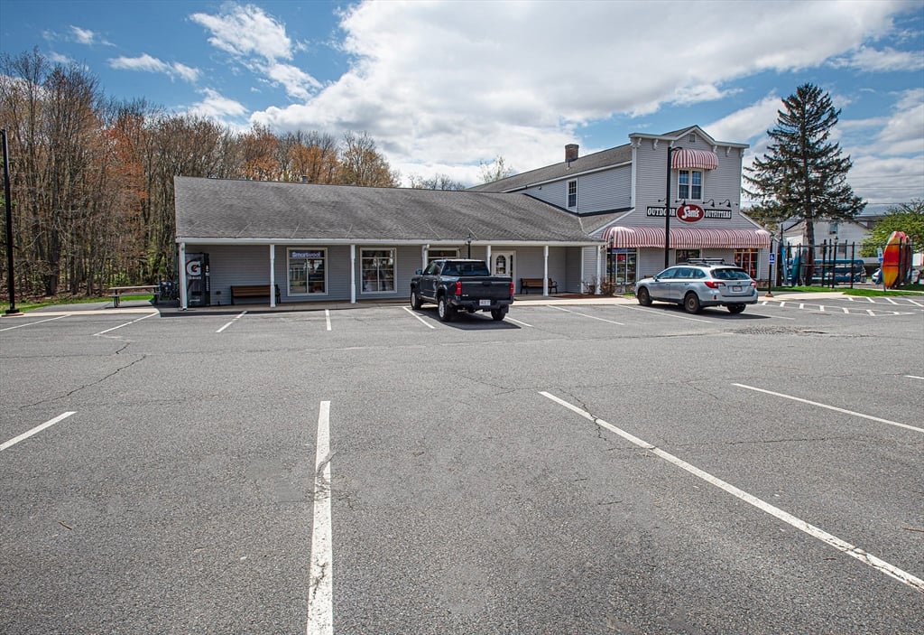 227 Russell Street Photo 7