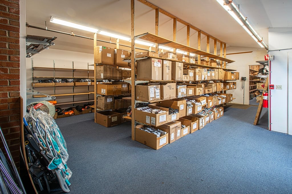 227 Russell Street Photo 24