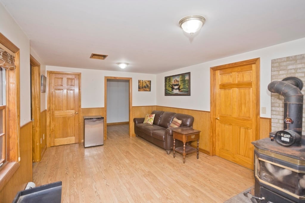 55 Cummington Rd Photo 29