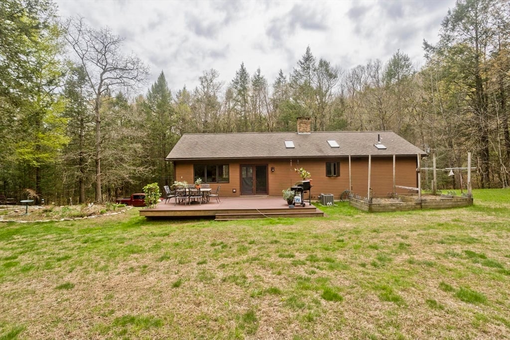 55 Cummington Rd Photo 14