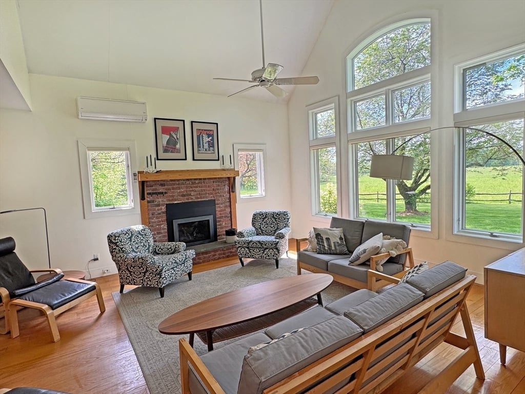 187 Plain Road Photo 6