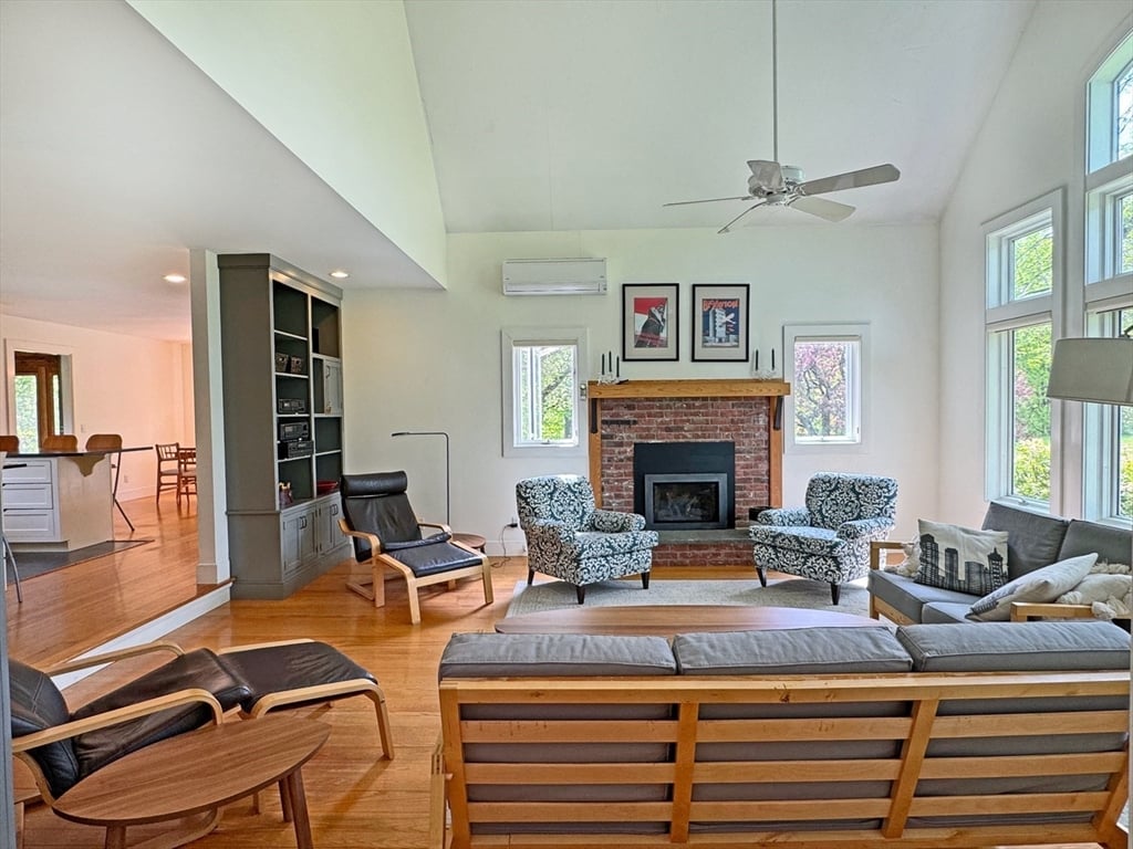 187 Plain Road Photo 7